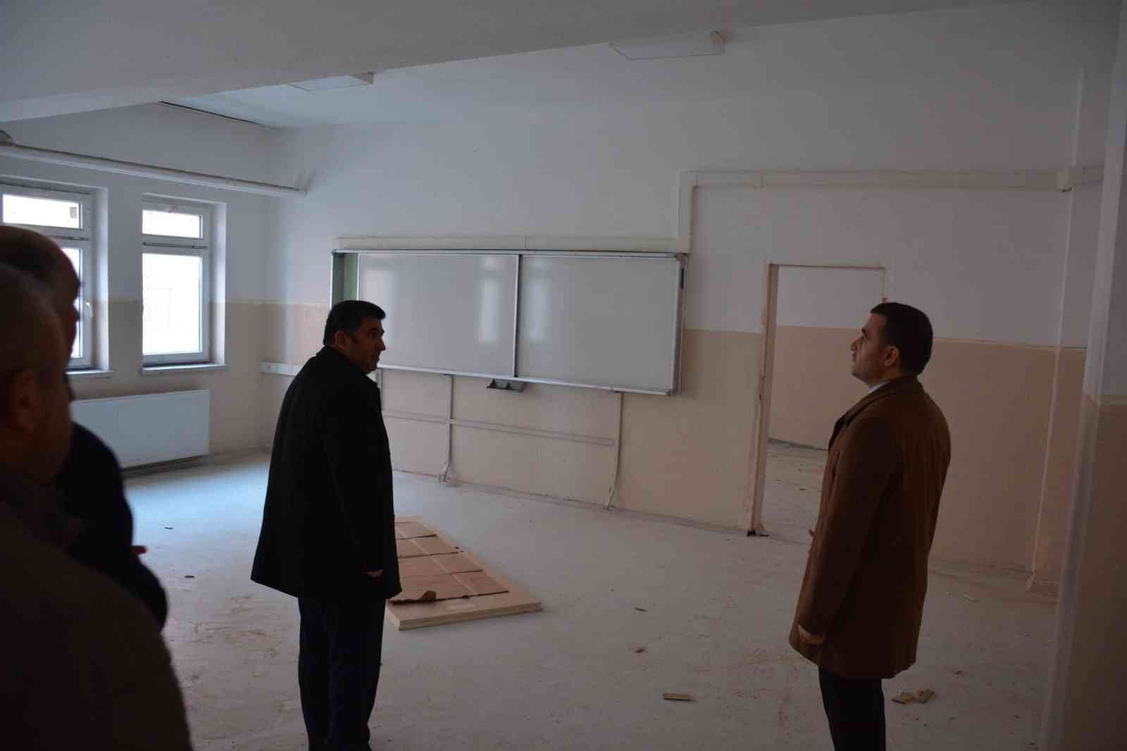 AFYONKARAHİSAR EMİRDAĞ MESLEKİ VE TEKNİK ANADOLU LİSESİ’NDE BAŞLATILAN TADİLAT ÇALIŞMASI
