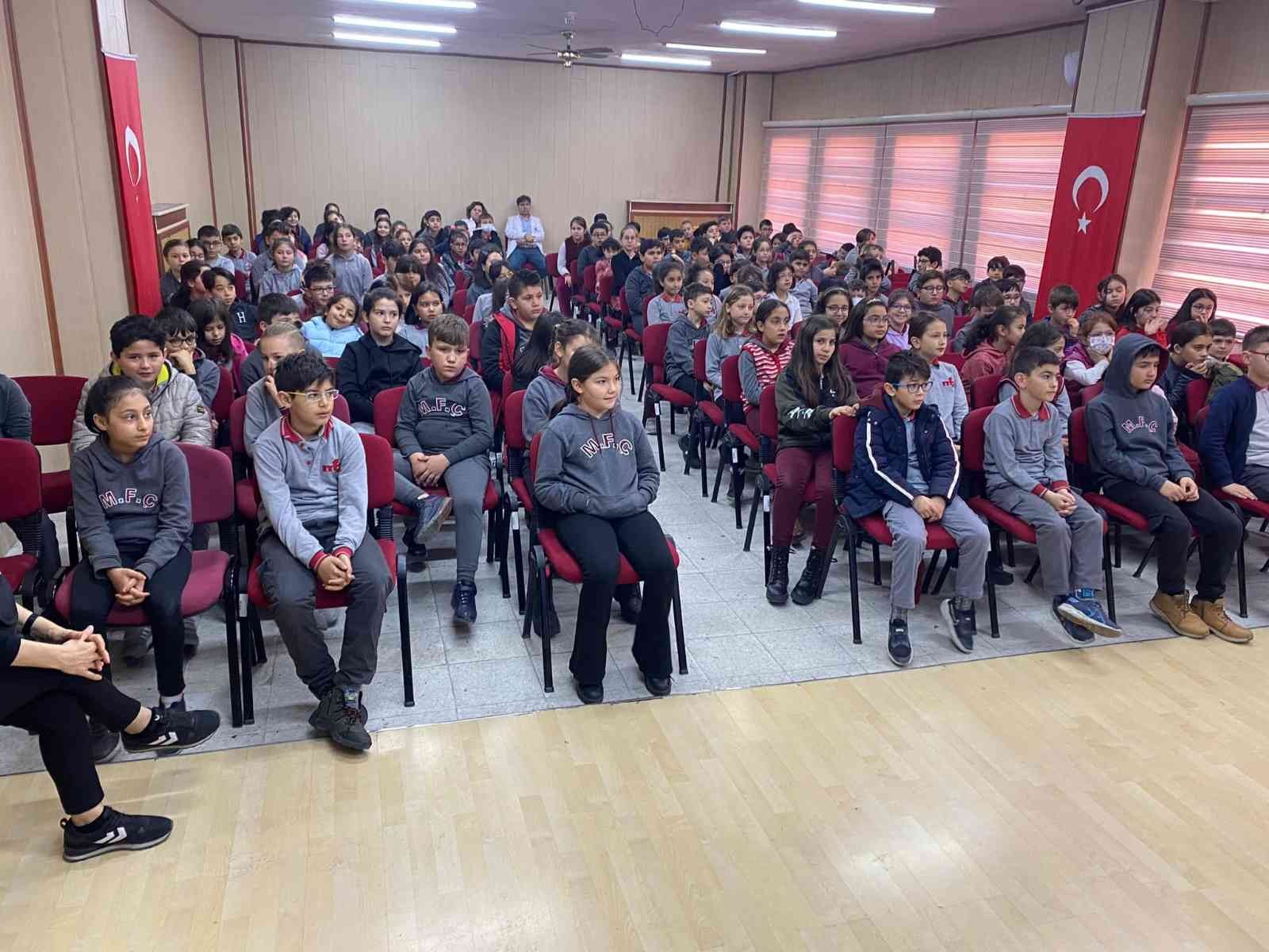 “OKULLARDA GIDA GÜVENİLİRLİĞİNE YÖNELİK UYGULAMALARI GELİŞTİRMEK” HEDEFİ DOĞRULTUSUNDA AFYONKARAHİSAR’DA ÖĞRENCİLERE