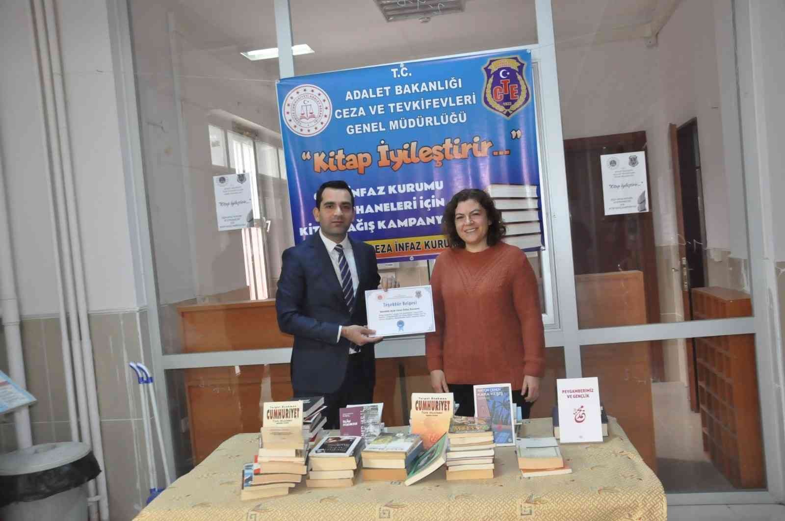 AFYONKARAHİSAR’IN SANDIKLI İLÇESİNDE ADALET BAKANLIĞI TARAFINDAN BAŞLATILAN KİTAP BAĞIŞI AÇILIŞI