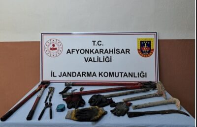 AFYONKARAHİSAR’IN DİNAR İLÇESİNDE JANDARMA TARAFINDAN İKİ ŞAHIS TREN YOLU GÜZERGAHINDA