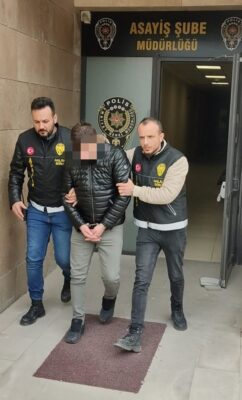 AFYONKARAHİSAR'DA MASAJ SALONUNA YAPILAN FUHUŞ BASKININDA YAKALANAN 22 KİŞİDEN İKİSİ