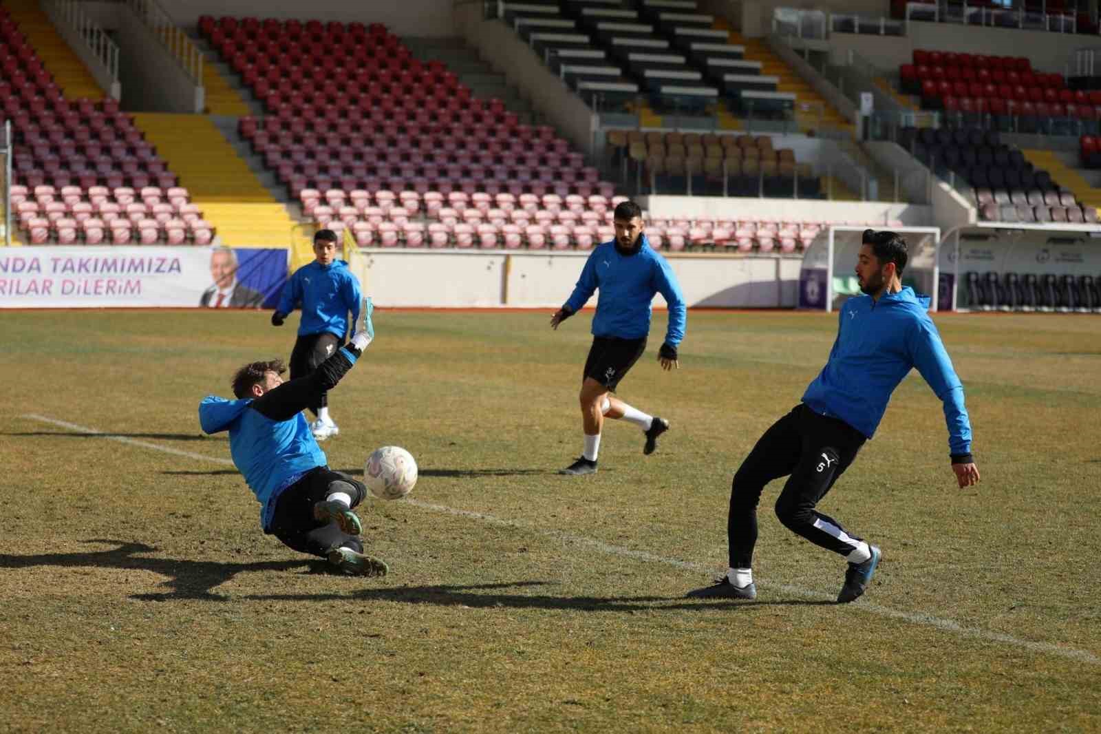 TFF 2. LİG EKİPLERİNDEN AFYONSPOR HAFTA SONU OYNAYACAĞI BATMAN PETROL