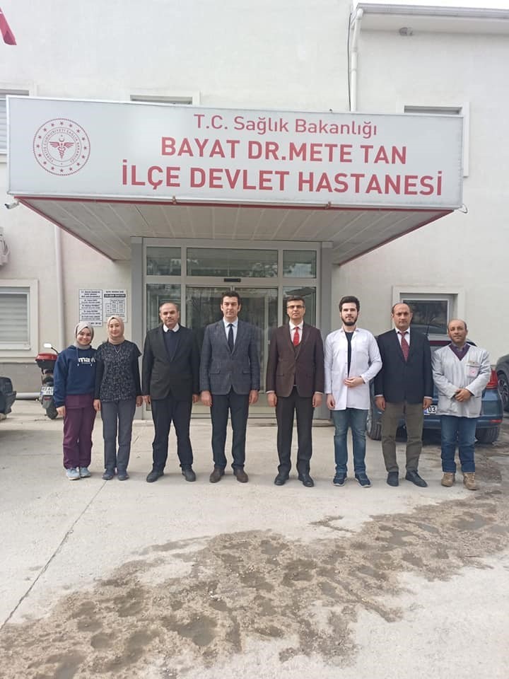 AFYONKARAHİSAR BAYAT DEVLET HASTANESİ’NDE HİZMET KALİTESİNİN ARTTIRILMASI AMACIYLA GERÇEKLEŞTİRİLEN ZİYARETLER