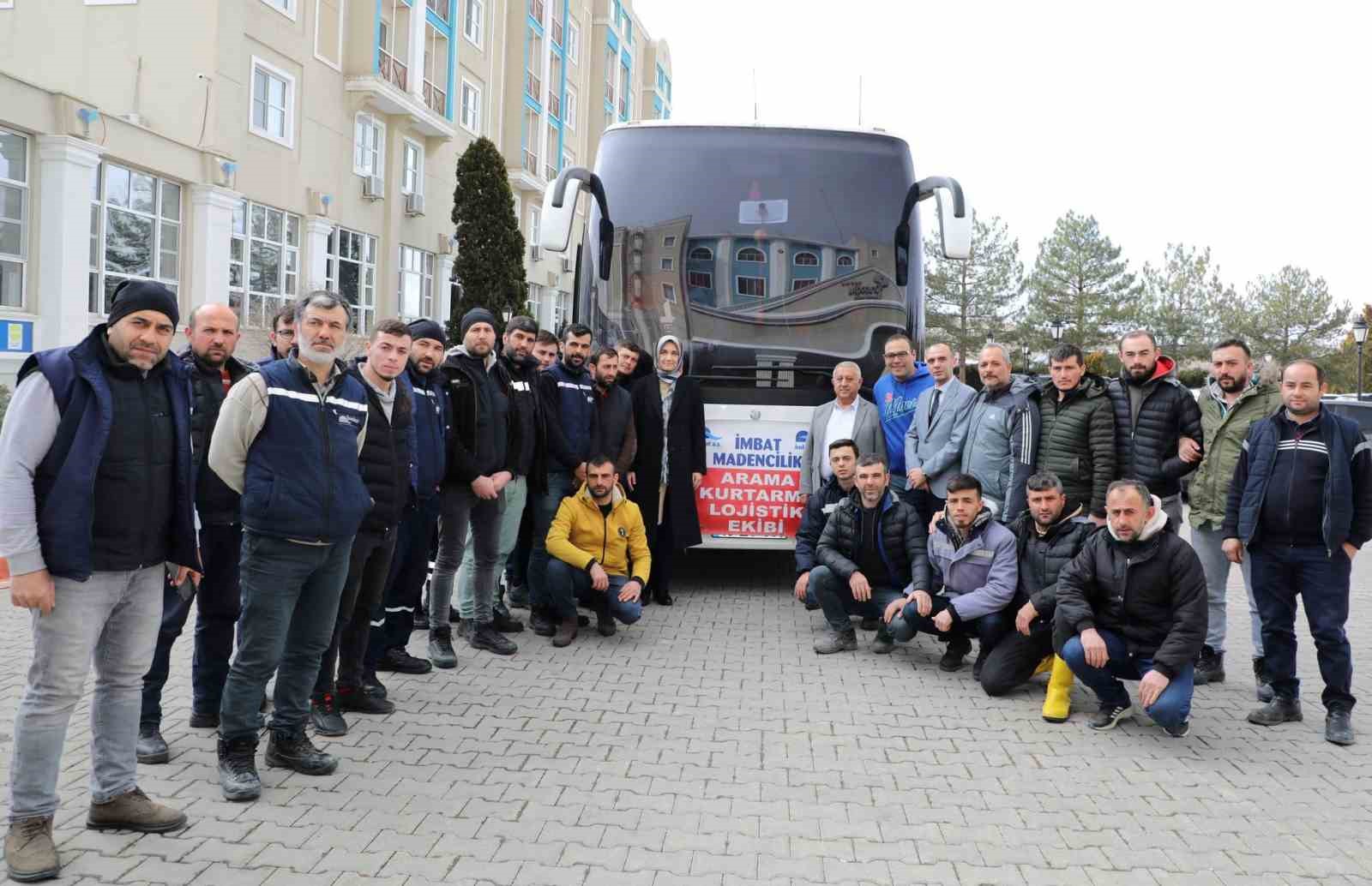 AFYONKARAHİSAR VALİSİ DOÇ. DR. KÜBRA GÜRAN YİĞİTBAŞI, DEPREM BÖLGESİNDE ARAMA