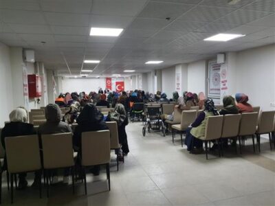 AFYONKARAHİSAR’DA DEPREM BÖLGESİNDEN GELEN VE TINAZTEPE KYK'DA MİSAFİR EDİLEN AİLELERİN