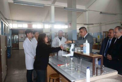 GAZİ MESLEKİ VE TEKNİK ANADOLU LİSESİ KİMYA BÖLÜMÜ GÖNÜLLÜ ÖĞRETMEN