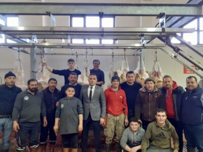 AFYONKARAHİSAR’IN DİNAR İLÇESİNDE HAYIRSEVERLER TARAFINDAN DEPREM BÖLGESİ İÇİN BAĞIŞLANAN BÜYÜK