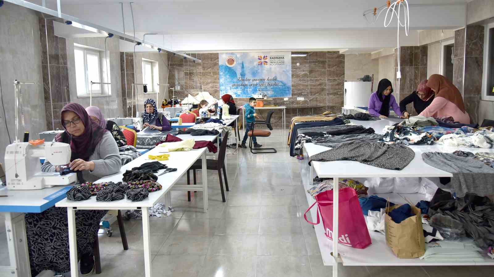 AFYONKARAHİSAR’DA FAALİYET GÖSTEREN KADINANA KADIN GİRİŞİMİ ÜRETİM VE İŞLETME KOOPERATİFİ