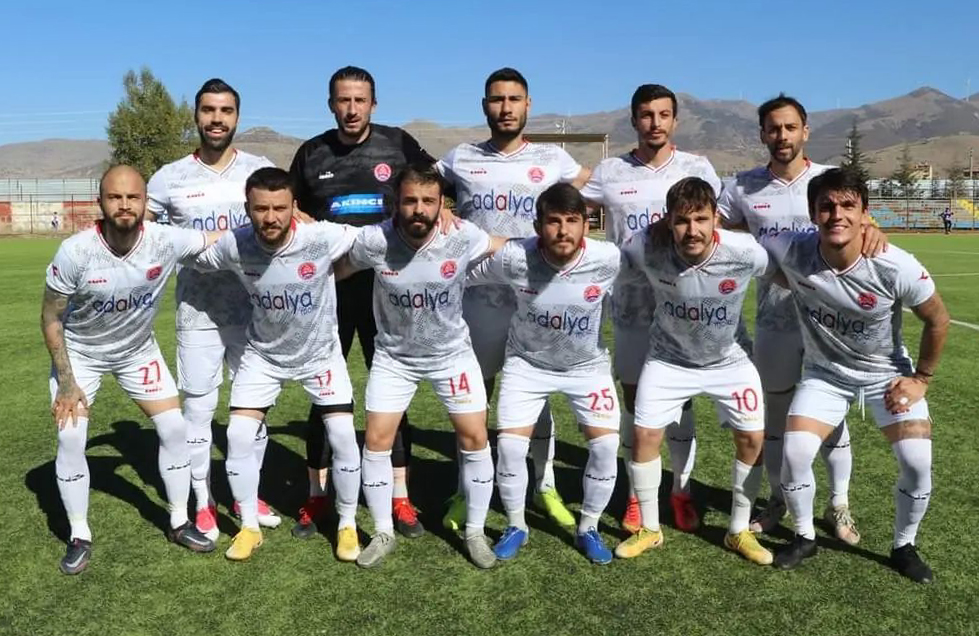 Salih ÖZKILINÇ Bölgesel Amatör Lig’in 8.Grubunda mücadele veren Afyonkarahisar temsilcilerinden