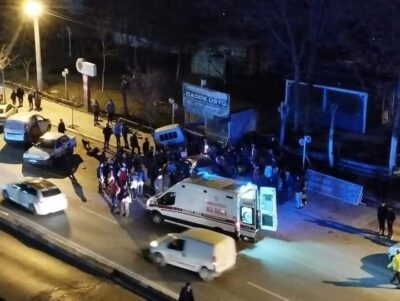 Afyonkarahisar’da meydana gelen zincirleme trafik kazasında 1 ağır 5 kişi