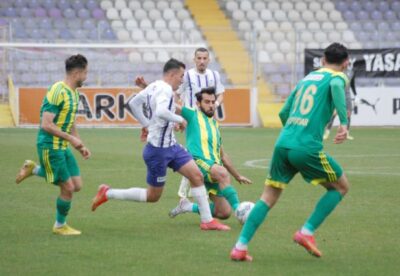 Salih Özkılınç TFF 2.Lig Beyaz Grup’ta dün Esenler Erokspor’a ev