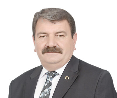 Dinar Belediye Başkanı Nihat Sarı, ilçede eğitim gören öğrencilere verdiği