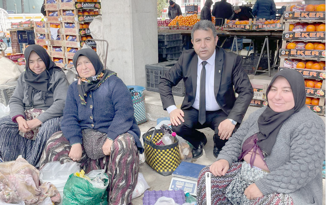 Cengiz vatandaşlarla buluştu AK Parti Afyonkarahisar Milletvekili aday adayı Erol Cengiz, seçim çalışmaları