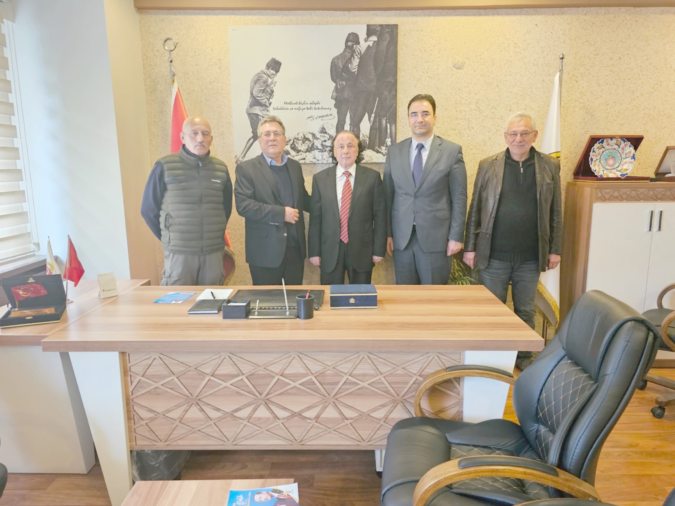 AK Parti Afyonkarahisar Milletvekili aday adayları Hakan Dilek ve Şükrü