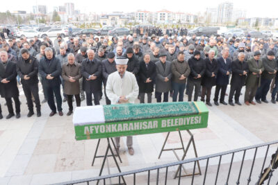 ATSO Yönetim Kurulu Başkan Yardımcısı Yücel Albay’ın, annesi Rabia Albay