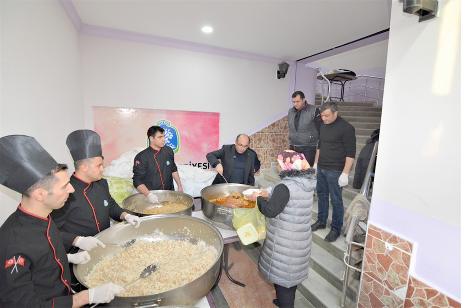 Ramazan ayının ilk iftar yemeği Başkan Çöl’den Sandıklı Belediye Başkanı Dr. Mustafa Çöl, Ramazan ayı münasebetiyle her
