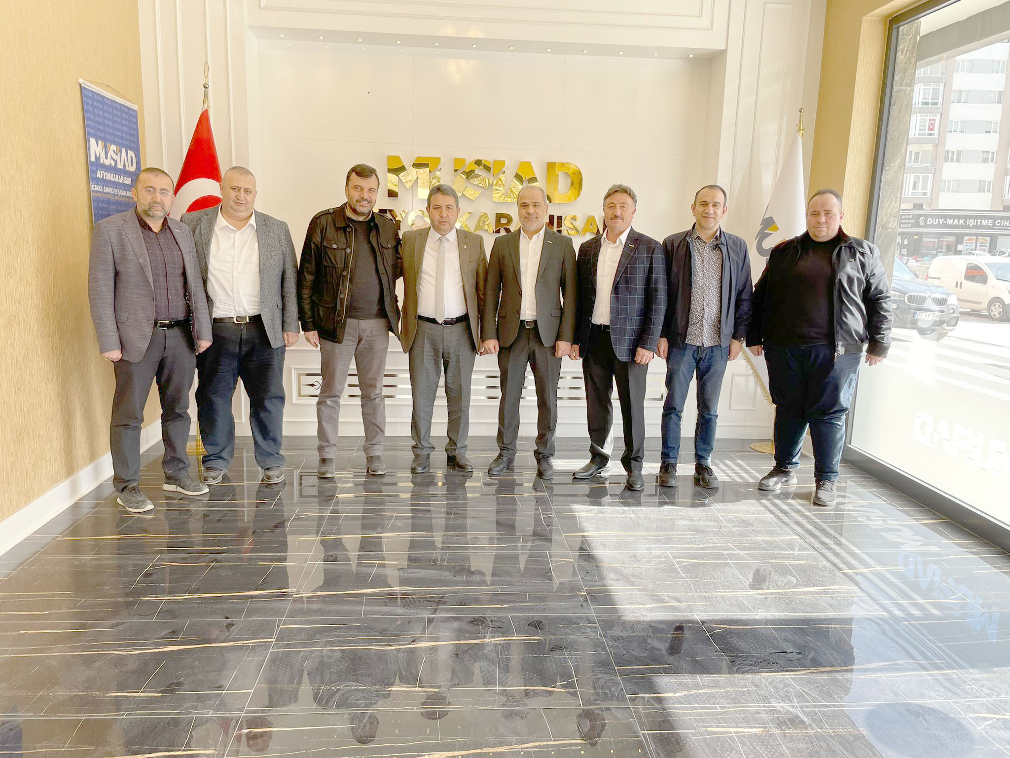 Cengiz çalışmalarını sürdürüyor AK Parti Afyonkarahisar Milletvekili aday adayı Erol Cengiz, seçim çalışmalarına