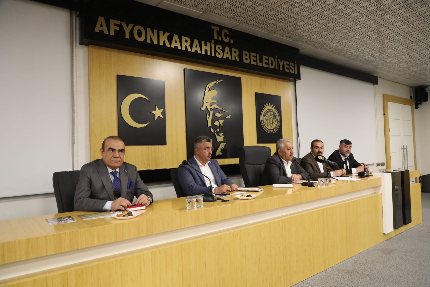 AFYONKARAHİSAR (AA) – Afyonkarahisar Belediye Başkanı Mehmet Zeybek, kuraklıktan dolayı