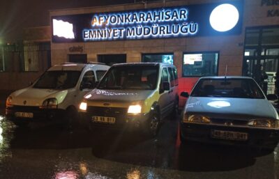 AFYONKARAHİSAR (AA) – Afyonkarahisar'da otomobil hırsızlığı iddiasıyla 3 zanlı tutuklandı.