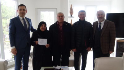 AFYONKARAHİSAR (AA) – Afyonkarahisar'ın Sandıklı ilçesinde gurbetçi çift, biriktirdikleri umre