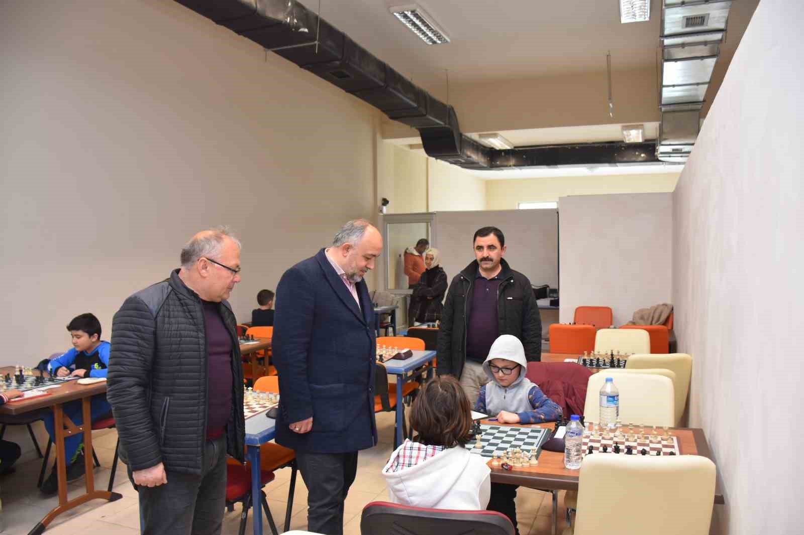 AFYONKARAHİSAR’DA 18 MART ÇANAKKALE ZAFERİ SATRANÇ TURNUVASI DÜZENLENEN MÜSABAKALAR NETİCESİNDE