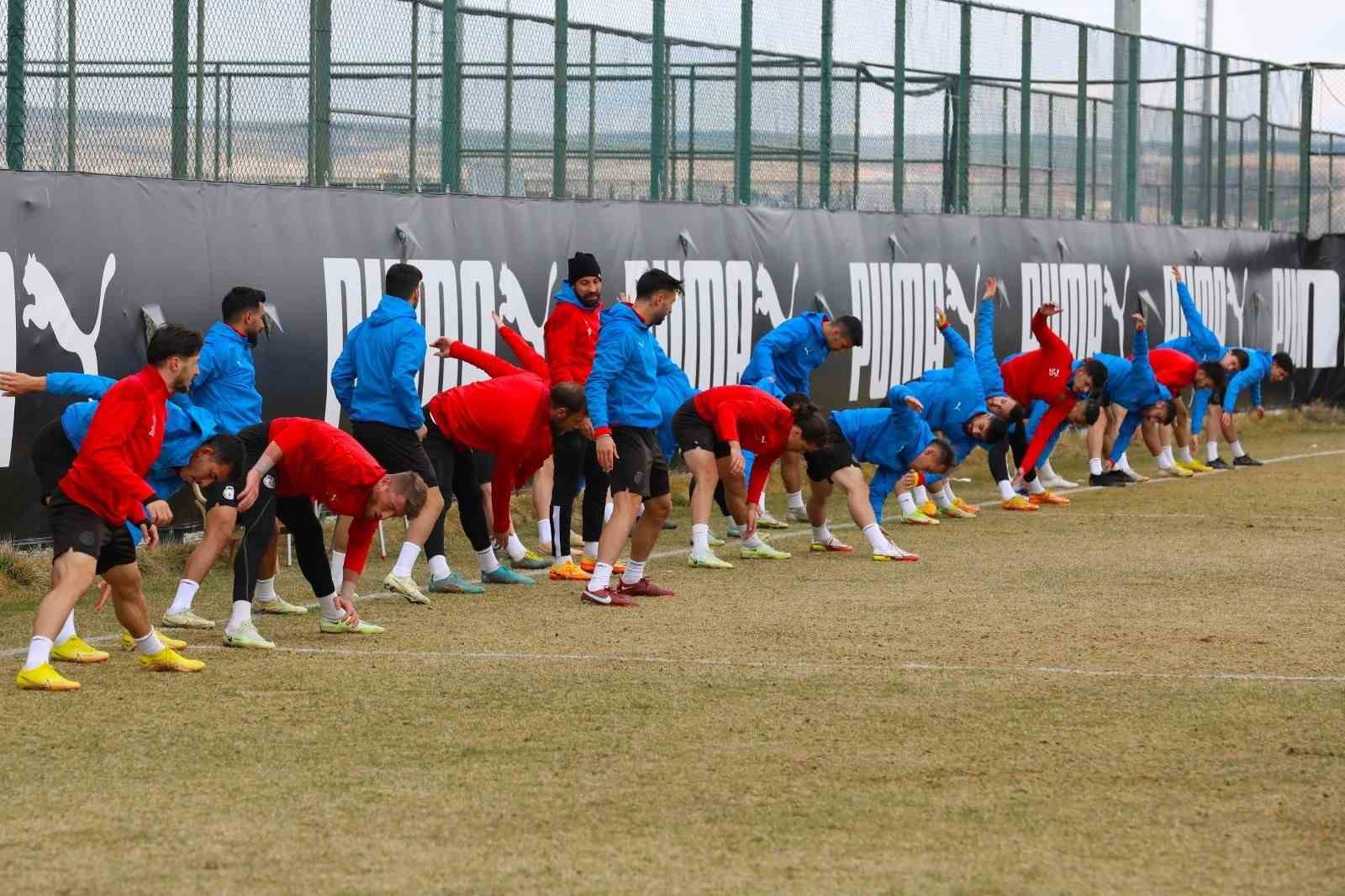TFF 2. LİG EKİPLERİNDEN AFYONSPOR, HAFTA SONU DEPLASMANDA OYNAYACAĞI AMEDSPOR