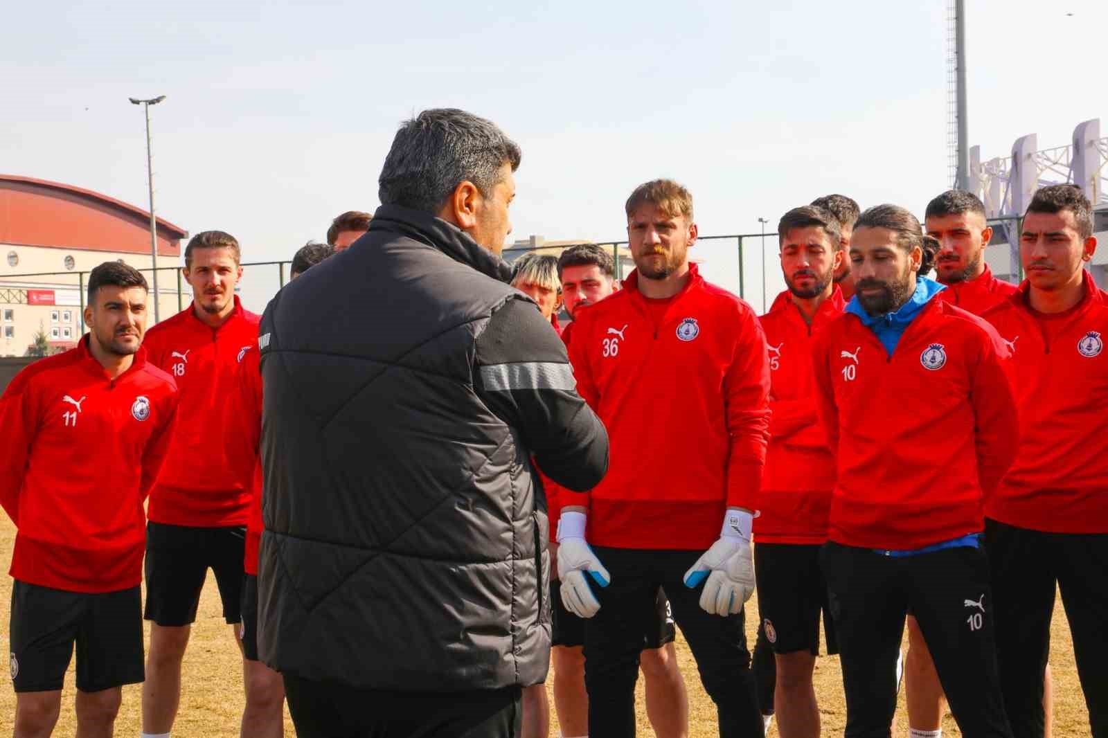 TFF 2. LİG EKİPLERİNDEN AFYONSPOR LİGDE VERİLEN ARAYI GERÇEKLEŞTİRİLEN ANTRENMANLAR