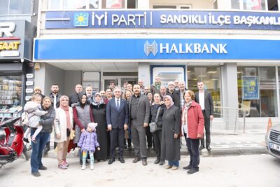 Seçim çalışmaları kapsamında Sandıklı’da temaslarda bulunan İYİ Parti Afyonkarahisar Milletvekili