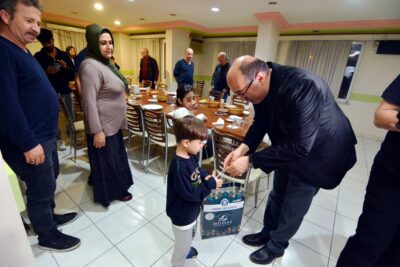 AFYONKARAHİSAR (AA) – Sandıklı ilçesinden deprem bölgesine yardım malzemesi gönderilmeye