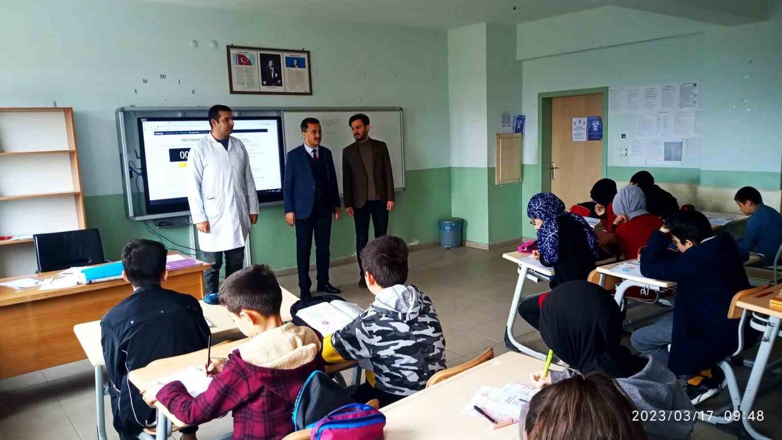 AFYONKARAHİSAR’IN BOLVADİN İLÇESİNDE LİSELERE GEÇİŞ SİSTEMİ (LGS) DENEME SINAVI YAPILDI.