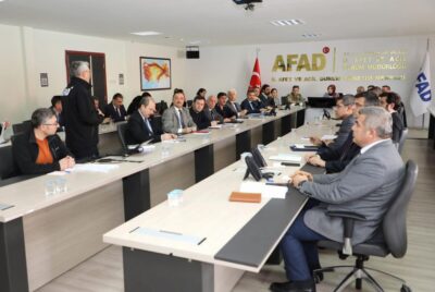 Afyonkarahisar AFAD Kriz Merkezi’nde muhtemel afet durumunda alınacak tedbirlerle ilgili