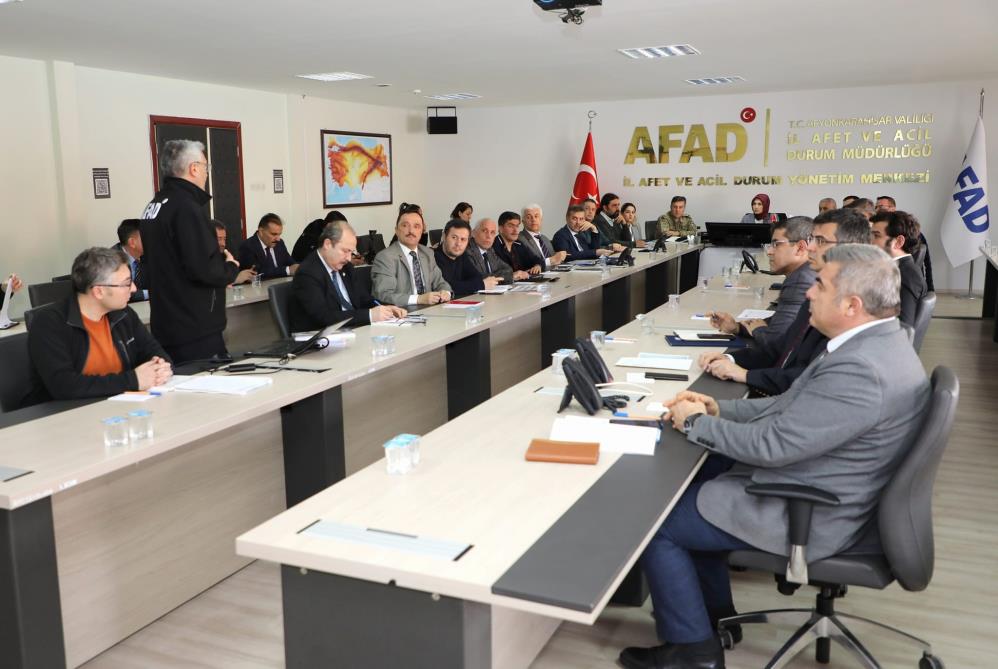 Afyonkarahisar AFAD Kriz Merkezi’nde muhtemel afet durumunda alınacak tedbirlerle ilgili