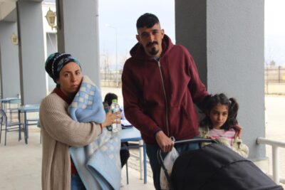 Hatay’ın Antakya ilçesinde biri 3 aylık 4 çocuğuyla birlikte depreme