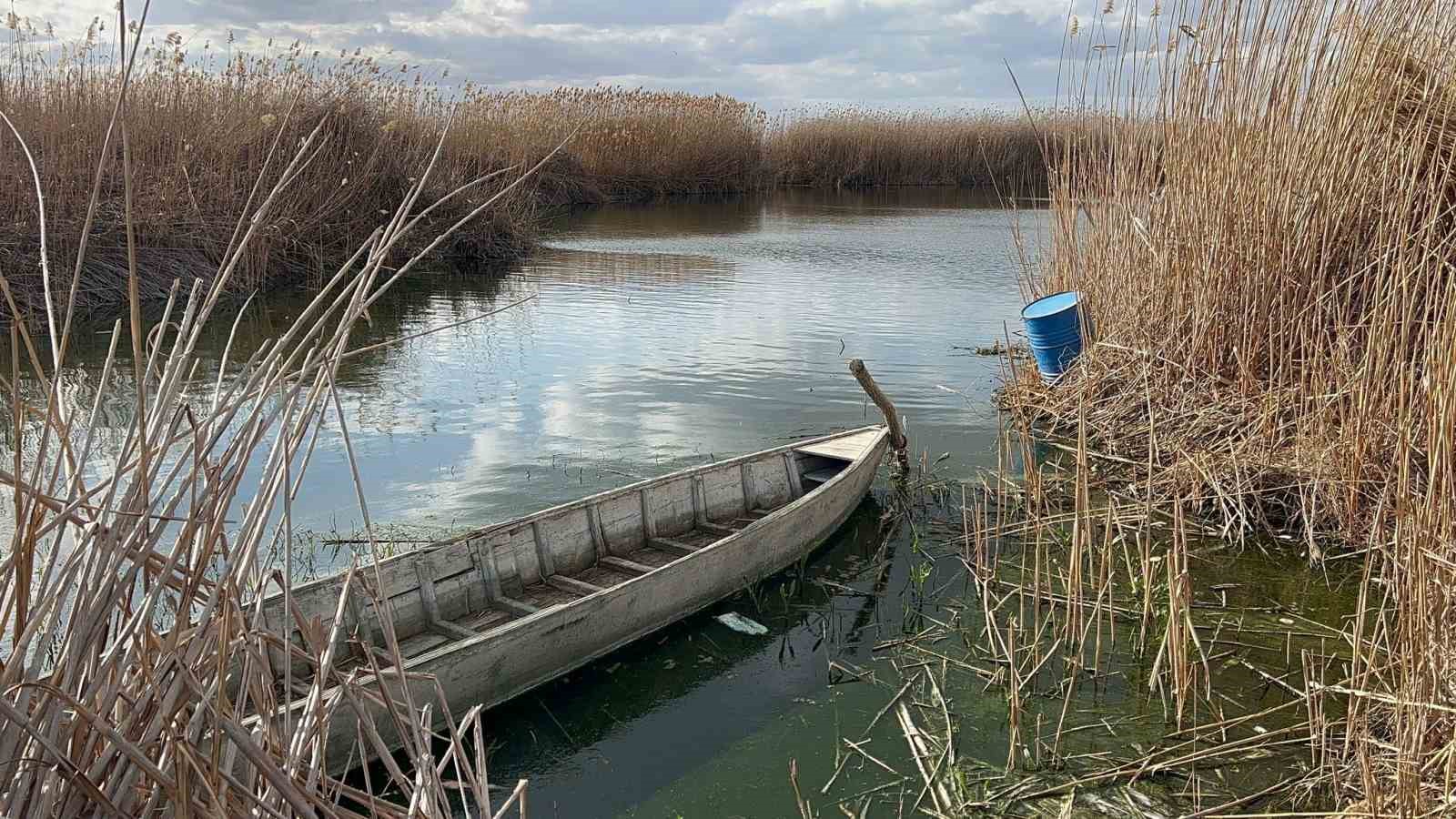 TÜRKİYE’NİN EN BÜYÜK GÖLLERİNDEN BİRİSİ OLAN VE BİR ÇOK TÜRÜNÜ