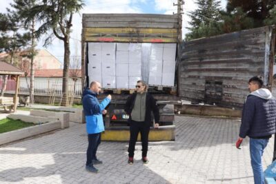 Emirdağ Kaymakamlığı tarafından organize edilen afet bölgesine yardım toplama seferberliği