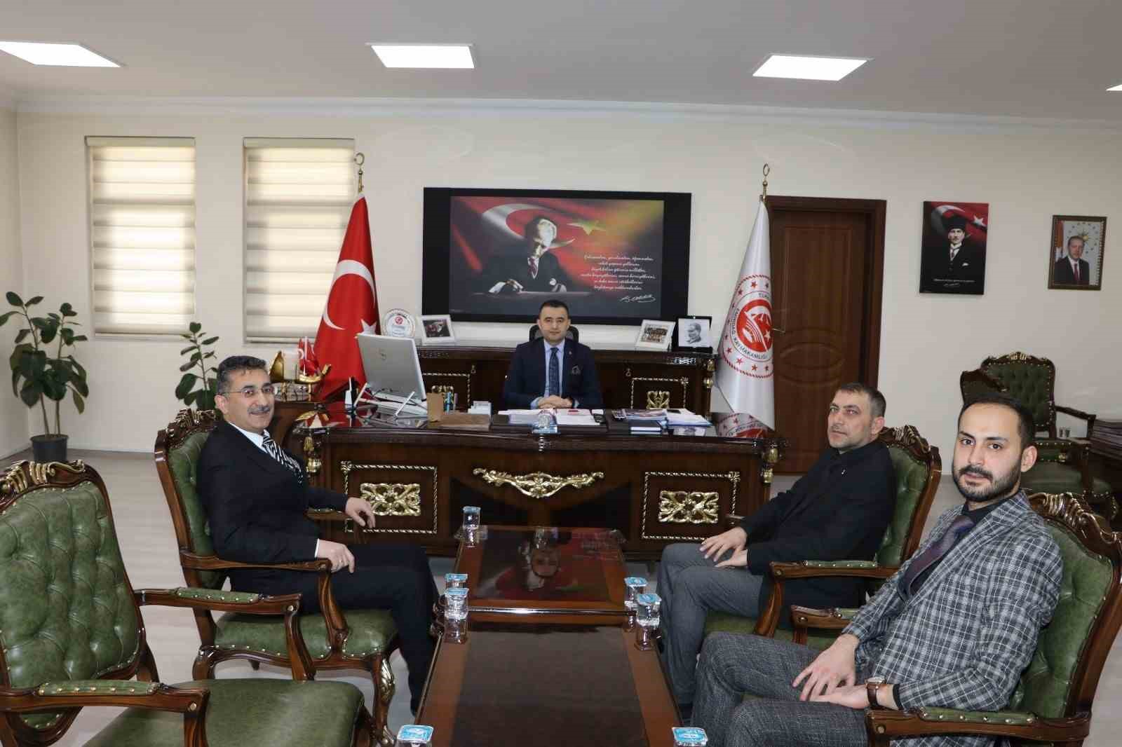AFYONKARAHİSAR’IN EMİRDAĞ İLÇESİ DEVLET HASTANESİ BAŞHEKİMLİĞİNE ATANAN DR. HACI BAYRAM