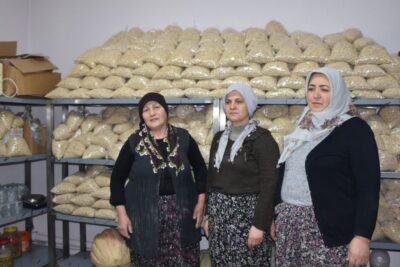 Afyonkarahisar’ın Sinanpaşa ilçesinde Kadın Kültür Evi’nde çalışan kadınlar ve gönüllülerin