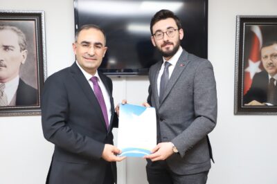   Siyasi parti milletvekili aday adayları, adaylıklarını duyurmaya devam ediyor.