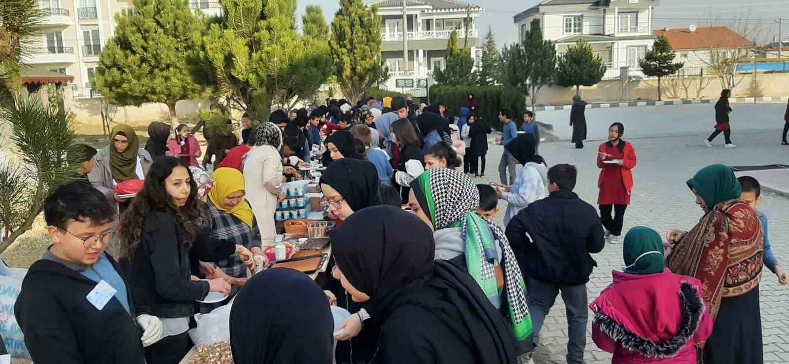 AFYONKARAHİSAR’IN BOLVADİN İLÇESİNDE Kİ ŞEHİT RAMAZAN EMET İMAMHATİP ORTAOKULU ÖĞRENCİLERİ