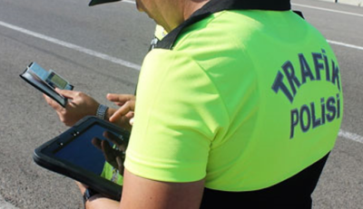 Afyonkarahisar’da polisin ‘dur’ ihtarına uymayarak önce otomobille ardından yaya olarak