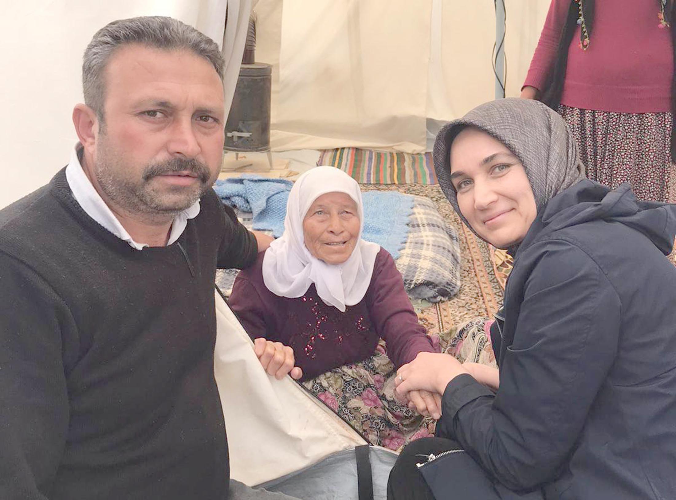 Vali Doç. Dr. Kübra Güran Yiğitbaşı deprem bölgesi Kırıkhan’a geçici
