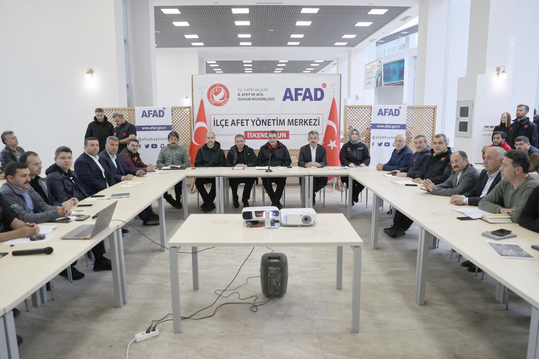 Enerji ve Tabii Kaynaklar Bakanı Fatih Dönmez ve Vali Doç.