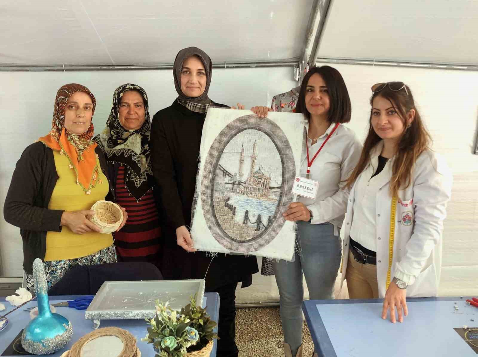 AFYONKARAHİSAR VALİSİ DOÇ. DR. KÜBRA GÜRAN YİĞİTBAŞI, MODERN EVLER MEVKİİ
