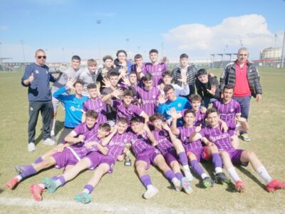 Salih ÖZKILINÇ Afyonkarahisar U18’ler Futbol Ligi’nde şampiyonluk kupası sahibini buldu.