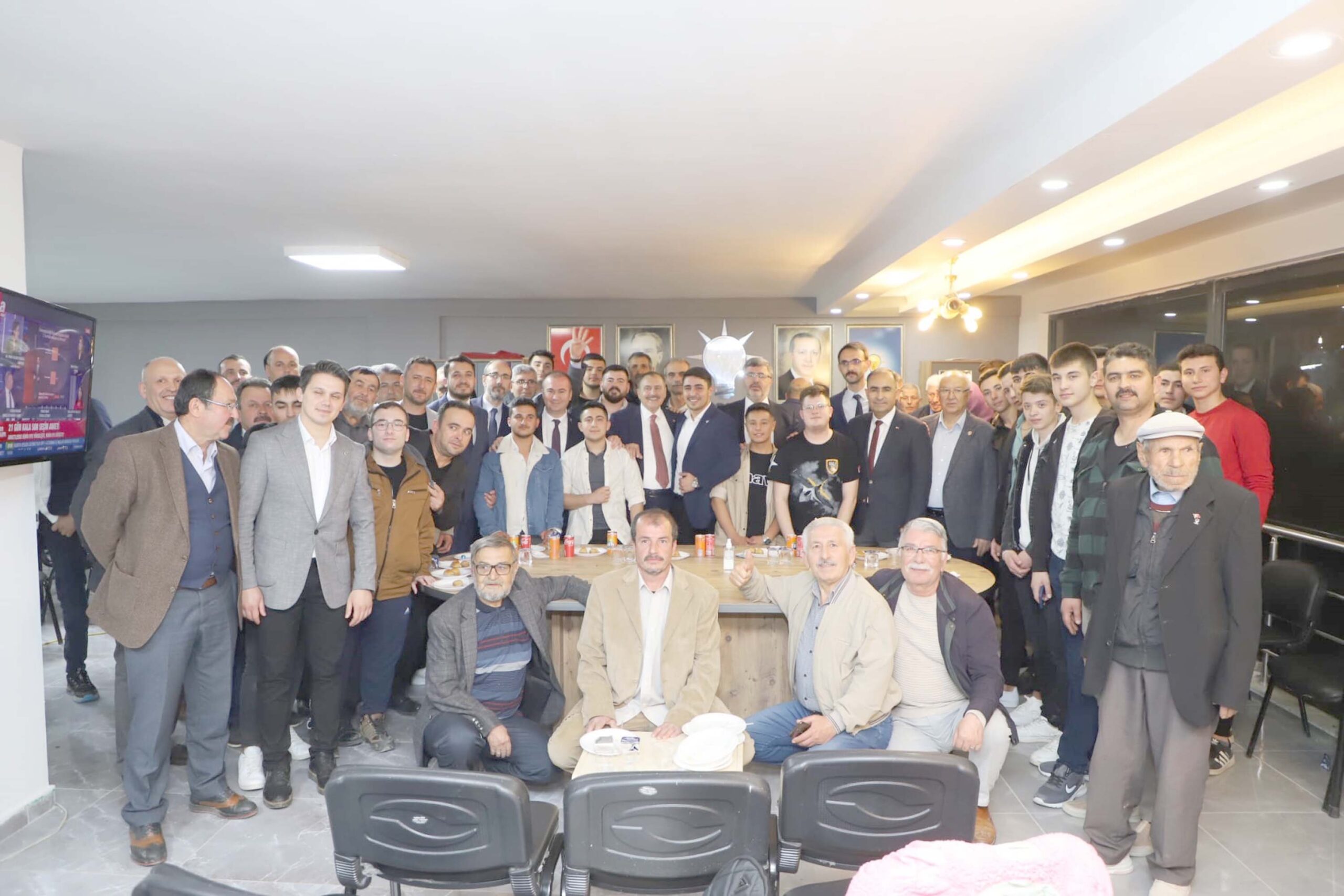 Afyonkarahisar’ın ilçelerinde düzenlenen bayramlaşma programında konuşan AK Parti Afyonkarahisar Milletvekili