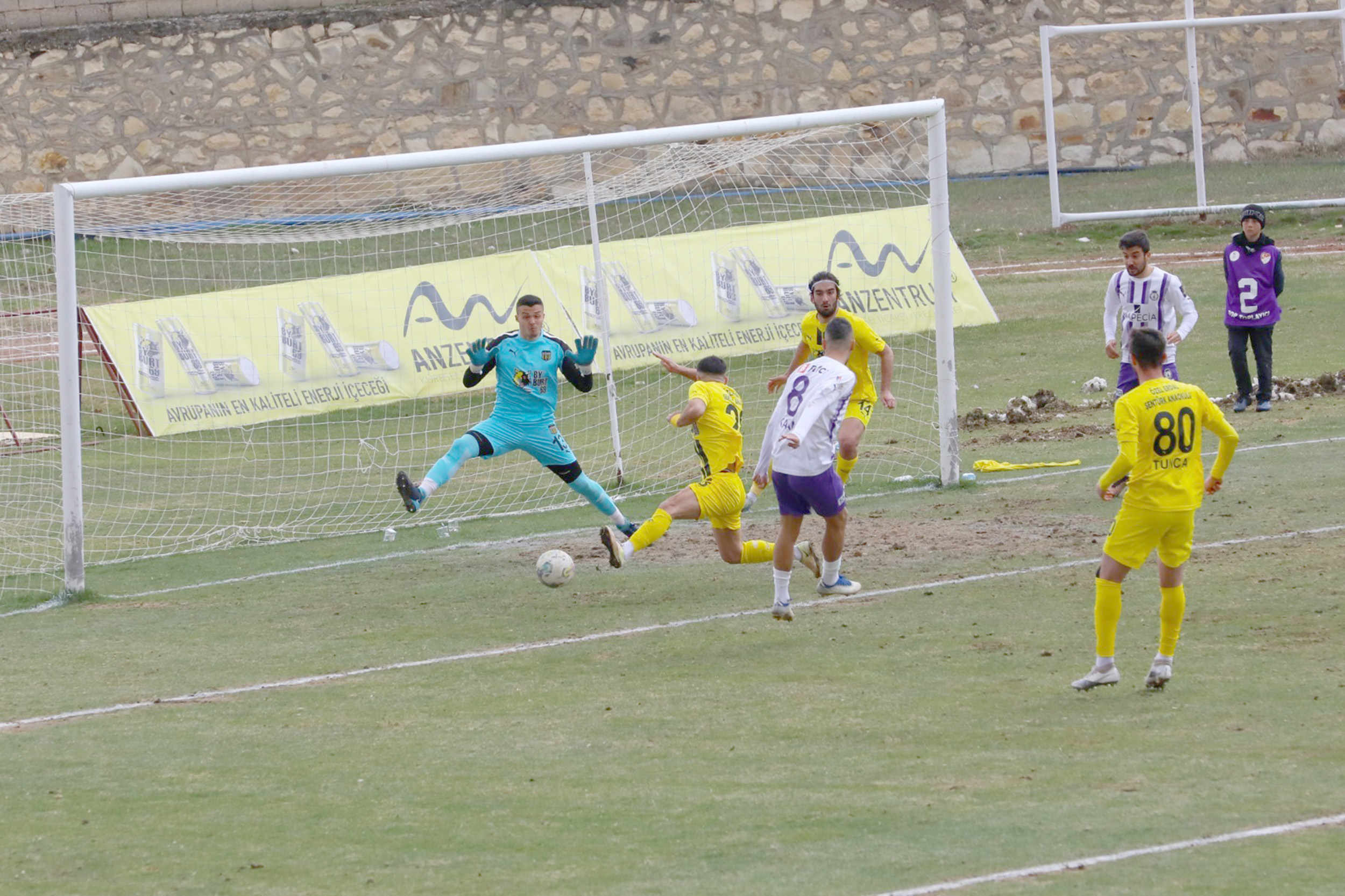 Mor beyazlı takım Bayburt deplasmanında son dakikalara 2-1 önde girmesine