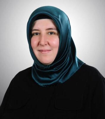 AK Parti Afyonkarahisar Milletvekili adayı Ferda Ertürk’ün içinde bulunduğu araç