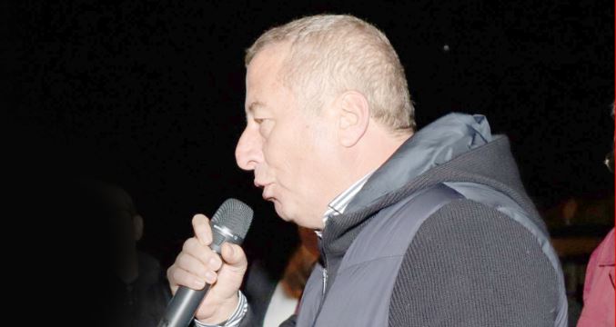 Çıkrık’ta vatandaşlara seslenen İYİ Parti Afyonkarahisar Milletvekili adayı Hakan Şeref
