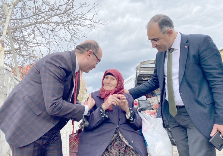 AK Parti Afyonkarahisar milletvekili adayı Hasan Arslan Sandıklı ilçesinde seçim