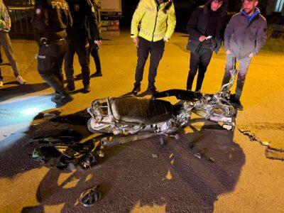 Afyonkarahisar’da otomobil ve tescilsiz motosikletin çarpışması sonucu 1 kişi ağır